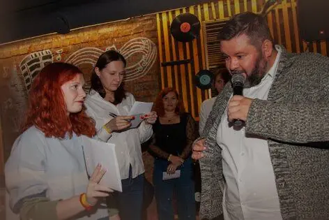 Квиз «Угадай мелодию» от Микс